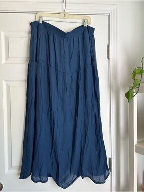 Polagram Women’s Flowing Navy Maxi Skirt